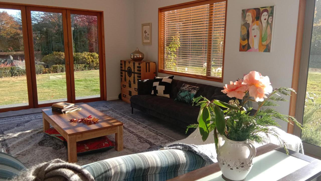 Appartamento Rose & Stream Retreat Waikuku Esterno foto